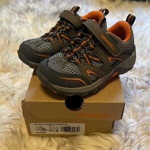 NEW Merrell Kids Sneakers - Gray and Orange
